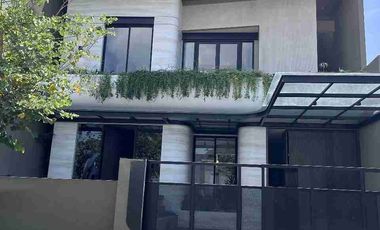 JUAL RUMAH GRAHA FAMILY BARU GRESS FULL FURNISH 2 LANTAI MINIMALIS ADA PRIVATE LIFT