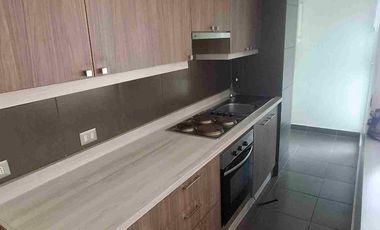 Arriendo luminoso Departamento en Temuco. Condominio con Piscina a minutos del centro,   avda. Alemania y  a Centro Comercial al lado del condominio.