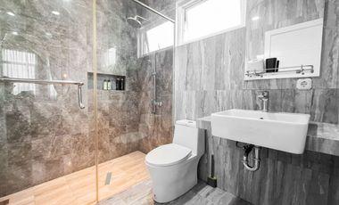 Di Sewakan Rumah Bersih Terawat Bagus Siap Huni Di Kota Baru parahyangan Bandung Full Furnished