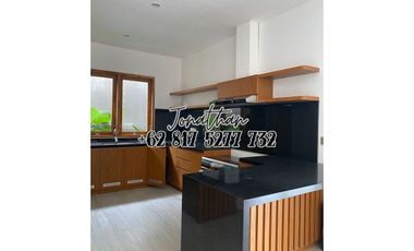 Dijual Villa Mewah Baru 4 Kamar Tidur View Laut di Pecatu Badung Bali - VSKHE