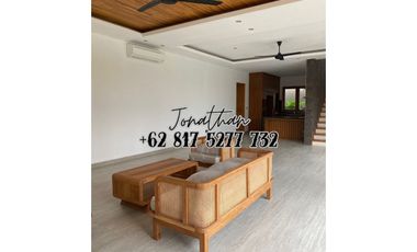 Dijual Villa Mewah Baru 4 Kamar Tidur View Laut di Pecatu Badung Bali - VSKHE