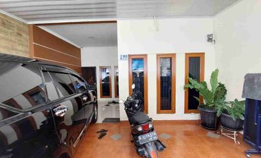 Jual rumah bagus 2 lantai. di Dekat SMPN 4, Jl. Rebab, Depok