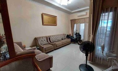 Jual rumah bagus 2 lantai. di Dekat SMPN 4, Jl. Rebab, Depok