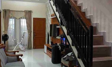 Jual rumah bagus 2 lantai. di Dekat SMPN 4, Jl. Rebab, Depok