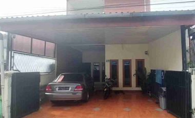 Jual rumah bagus 2 lantai. di Dekat SMPN 4, Jl. Rebab, Depok