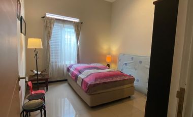 JUAL CEPAT! Rumah Super MURAH Cantik FULL FURNITURE, Strategis dekat jalan raya