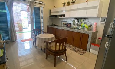 JUAL CEPAT! Rumah Super MURAH Cantik FULL FURNITURE, Strategis dekat jalan raya