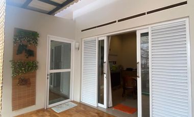 JUAL CEPAT! Rumah Super MURAH Cantik FULL FURNITURE, Strategis dekat jalan raya