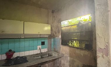 Terreno con Construcción a Refaccionar en Martín Zapata 2700 – Oportunidad Real para Inversores