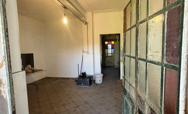 Terreno con Construcción a Refaccionar en Martín Zapata 2700 – Oportunidad Real para Inversores