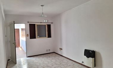 Departamento 1 Dormitorio – Urquiza 3447 (Primer Piso por Escalera)