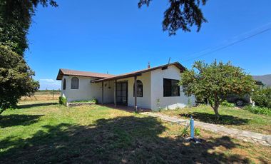 Casa 3 dorm, 2 baños con gran terreno Calle Olea / Isla de Maipo