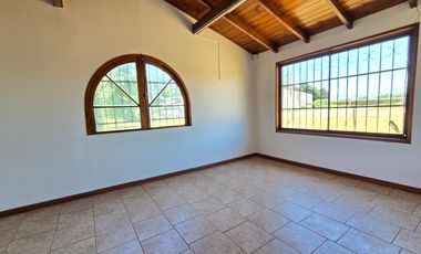 Casa 3 dorm, 2 baños con gran terreno Calle Olea / Isla de Maipo