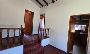 Casa 3 dorm, 2 baños con gran terreno Calle Olea / Isla de Maipo