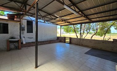 Casa 3 dorm, 2 baños con gran terreno Calle Olea / Isla de Maipo