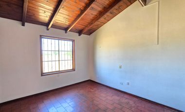 Casa 3 dorm, 2 baños con gran terreno Calle Olea / Isla de Maipo