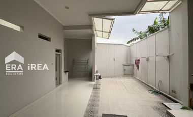 RUMAH FULL FURNISHED DIJUAL DI SOLO DEKAT SINGOSAREN PLAZA, PASAR KLEWER