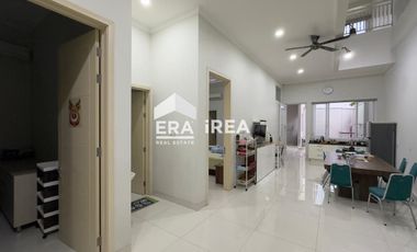 RUMAH FULL FURNISHED DIJUAL DI SOLO DEKAT SINGOSAREN PLAZA, PASAR KLEWER