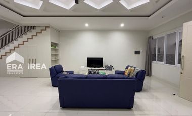 RUMAH FULL FURNISHED DIJUAL DI SOLO DEKAT SINGOSAREN PLAZA, PASAR KLEWER