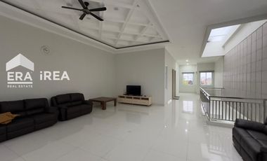 RUMAH FULL FURNISHED DIJUAL DI SOLO DEKAT SINGOSAREN PLAZA, PASAR KLEWER