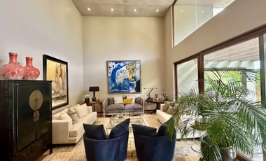 Departamento En Venta En Golf De Manquehue Con Jardín