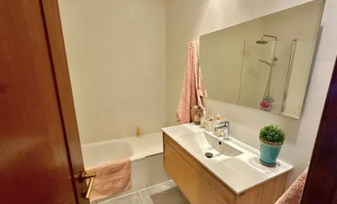 Departamento En Venta En Golf De Manquehue Con Jardín