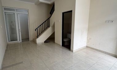Disewakan Rumah Park Residence Siap Huni , Cengkareng - Jakarta Barat