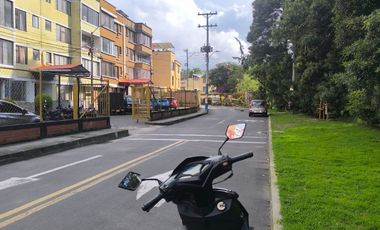 SE ARRIENDA APARTAMENTO DÚPLEX – SECTOR CENTENARIO, CONJUNTO EL CHICO