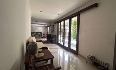 Mansion megah Lenteng Agung super luas 1500m lokasi strategis harga bisa nego