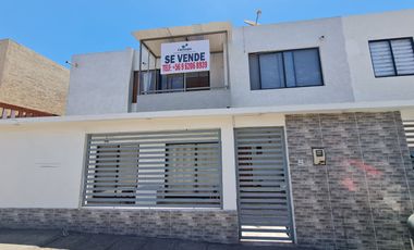 AMPLIA CASA EN VENTA, MEJOR SECTOR DE IQUIQUE