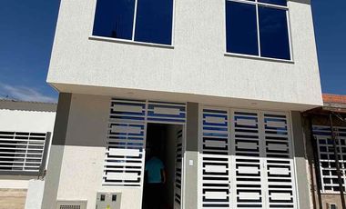 SE VENDE CASA DOS PISOS- YOPAL CASANARE, BARRIO SANTA MARTA