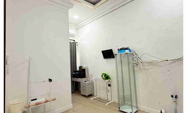 DIJUAL TANPA BASA-BASI RUMAH KOMERSIL 2 LANTAI DIPERUMAHAN VILLA KEDAMAIAN ASRI MANDIRI