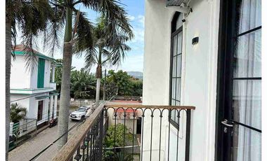 DIJUAL TANPA BASA-BASI RUMAH KOMERSIL 2 LANTAI DIPERUMAHAN VILLA KEDAMAIAN ASRI MANDIRI