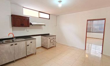 Alquiler de Suite 2 Ambientes en 1er Piso - Av Hno. Miguel Cerca a Aeropuerto de Guayaquil y Mall del Sol.