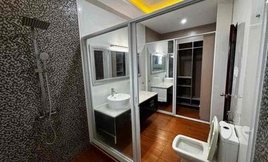 FOR RENT: 4 BEDROOMS HOUSE WITH SWIMMING POOL