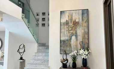 Venta de hermosa casa moderna remodelada en Urb. Arrecife, Isla Mocolí