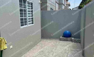 Renta de hermosa casa en Casa Laguna, cerca al nuevo comisariato del vial 1.