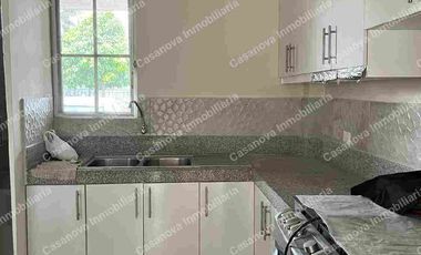 Renta de hermosa casa en Casa Laguna, cerca al nuevo comisariato del vial 1.