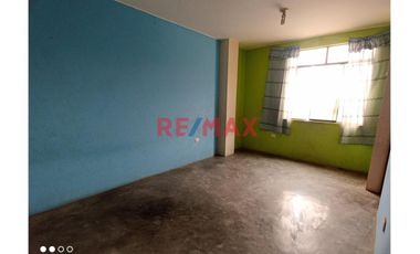 1145787 Casa Con 3 Deparatmentos Y Local Al Lado De Parque