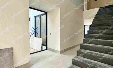 Venta de hermosa casa en Isla Mocoli. Península