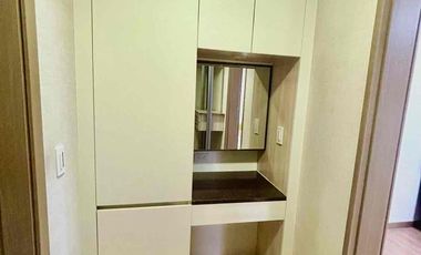 ₱𝟔.𝟓𝐌 𝐅𝐨𝐫 𝐒𝐚𝐥𝐞: 𝐅𝐮𝐥𝐥𝐲-𝐅𝐮𝐫𝐧𝐢𝐬𝐡𝐞𝐝 𝟐-𝐁𝐞𝐝𝐫𝐨𝐨𝐦 𝐂𝐨𝐧𝐝𝐨 𝐰𝐢𝐭𝐡 𝐇𝐢𝐥𝐭𝐨𝐧 𝐋𝐚𝐤𝐞 𝐕𝐢𝐞𝐰 𝐢𝐧 𝐌𝐨𝐧𝐭𝐞𝐫𝐫𝐚𝐜𝐞 𝐋𝐚𝐤𝐞, 𝐂𝐥𝐚𝐫𝐤