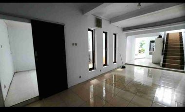 Rumah Pejaten Pasar minggu jaksel 75jt/thn