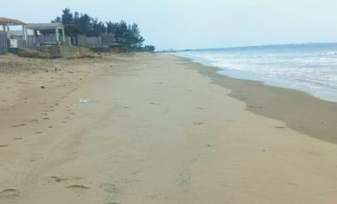 Terreno en Pacoa en venta al pie del mar