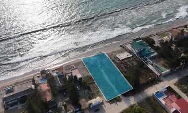 Terreno en Pacoa en venta al pie del mar