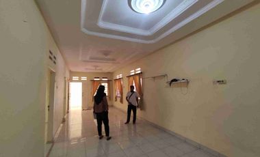 Disewakan Rumah berhalaman luas di pusat kota Cirebon cocok buat Kantor