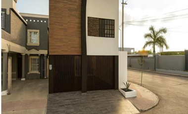 EN VENTA HERMOSA CASA EN QUINTA REAL, HEROICA MATAMOROS
