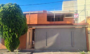 CASA EN EXCLENTE UBICACION