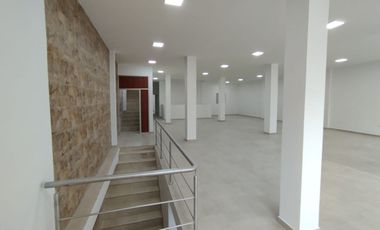 Local Comercial con Mezzanine