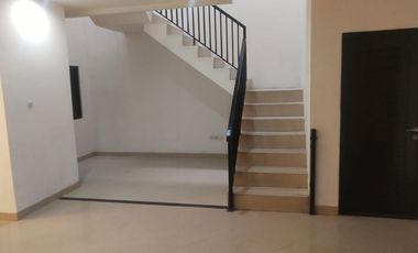 JUAL CEPAT/SEWA RUMAH 2 LANTAI  GADING ELOK