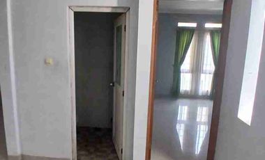 DISEWAKAN RUMAH POSISI HOOK DI SEKTOR 5, DEKAT STAN BINTARO JAYA